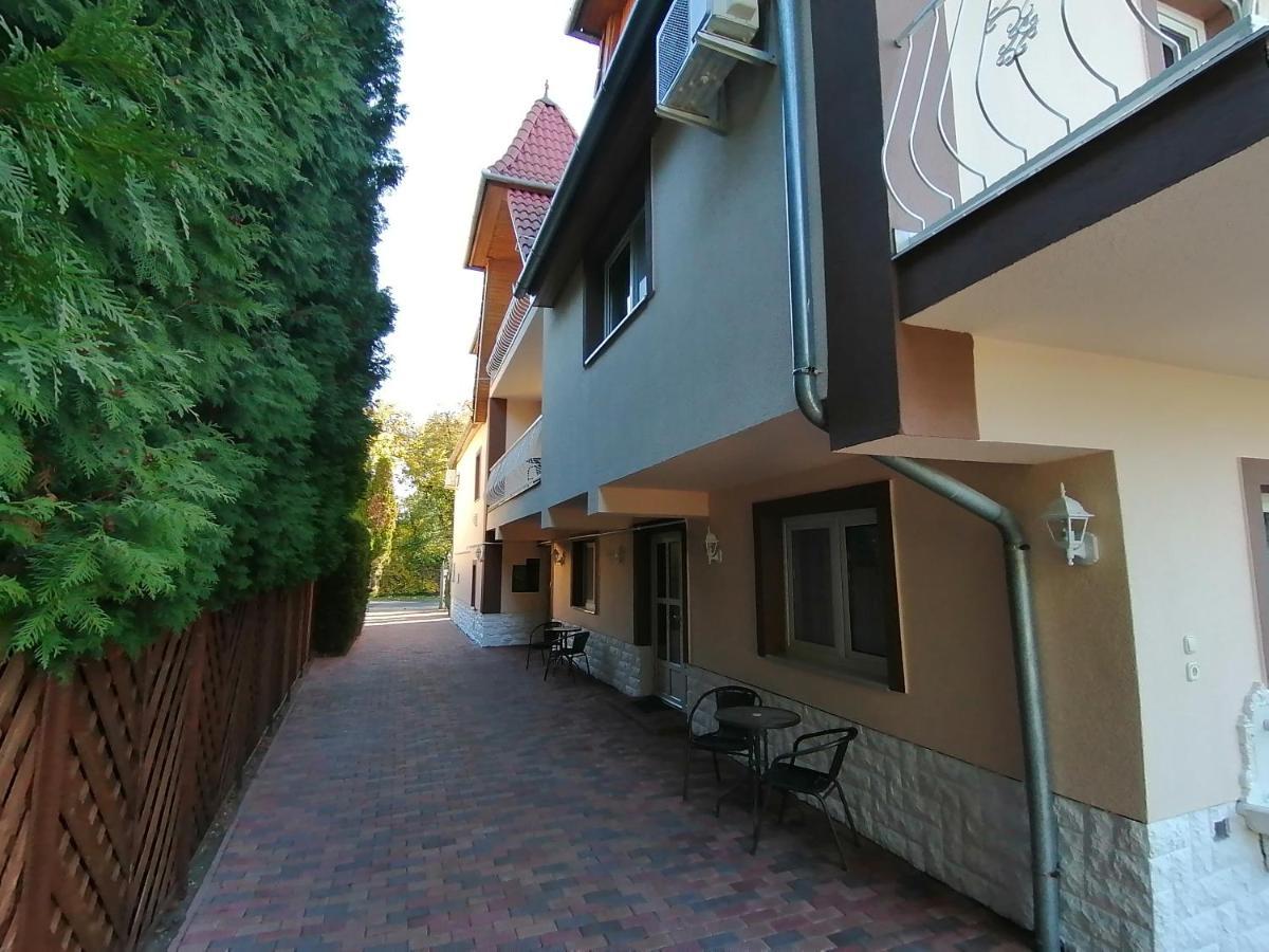 马格达莱纳公寓式酒店 Hévíz 外观 照片